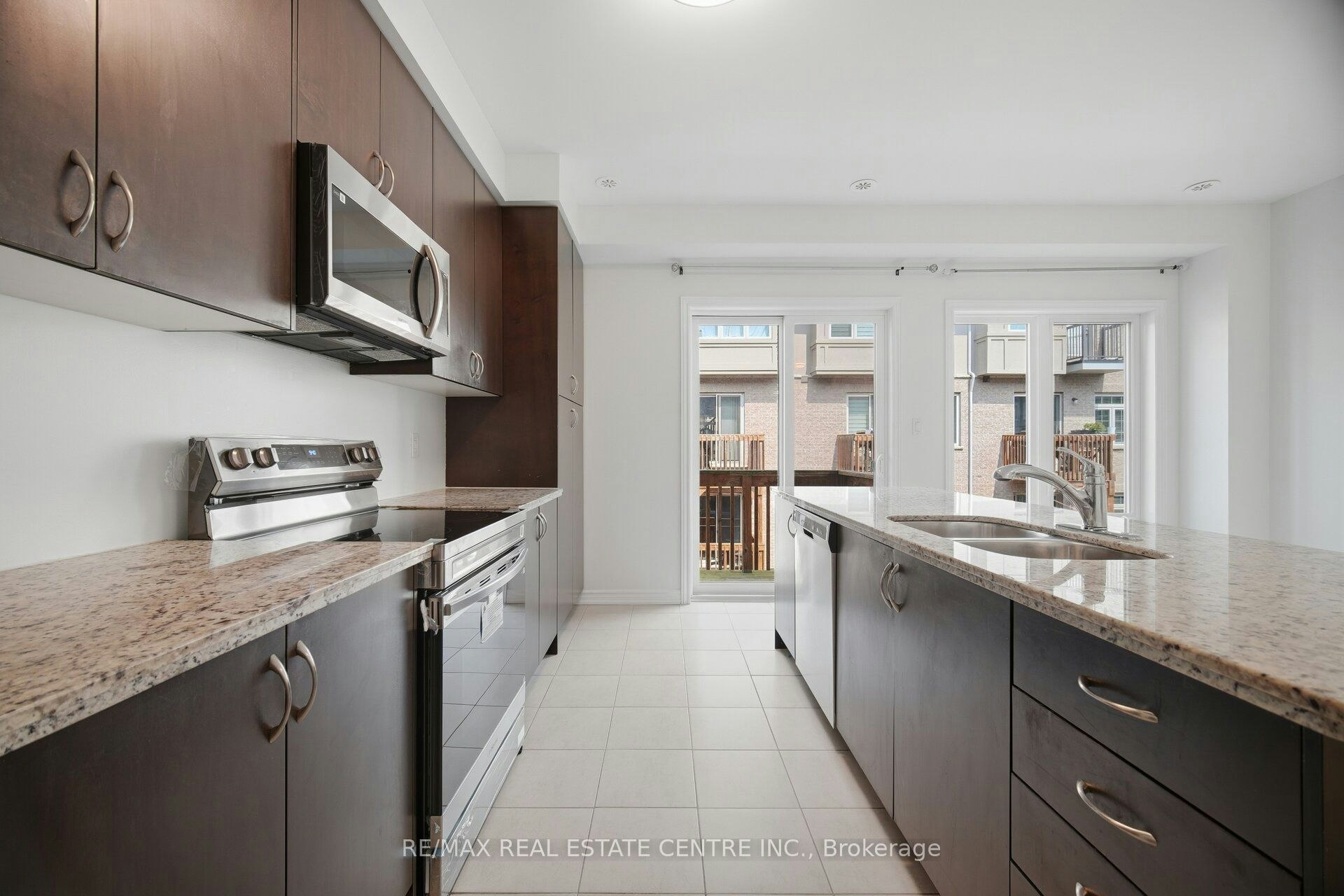 137 Borers Creek Circle, Hamilton, ON, L8B 1W3 - 17