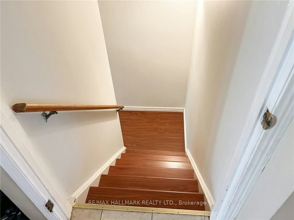 108 Broughton Avenue, Hamilton, ON, L8W 3S7 - 2