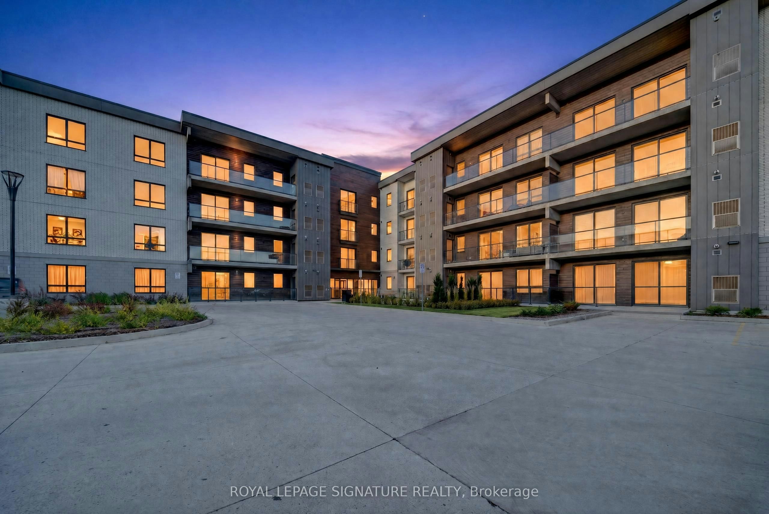 212-7549A Kalar Road, Niagara Falls, ON, L2H 3W6