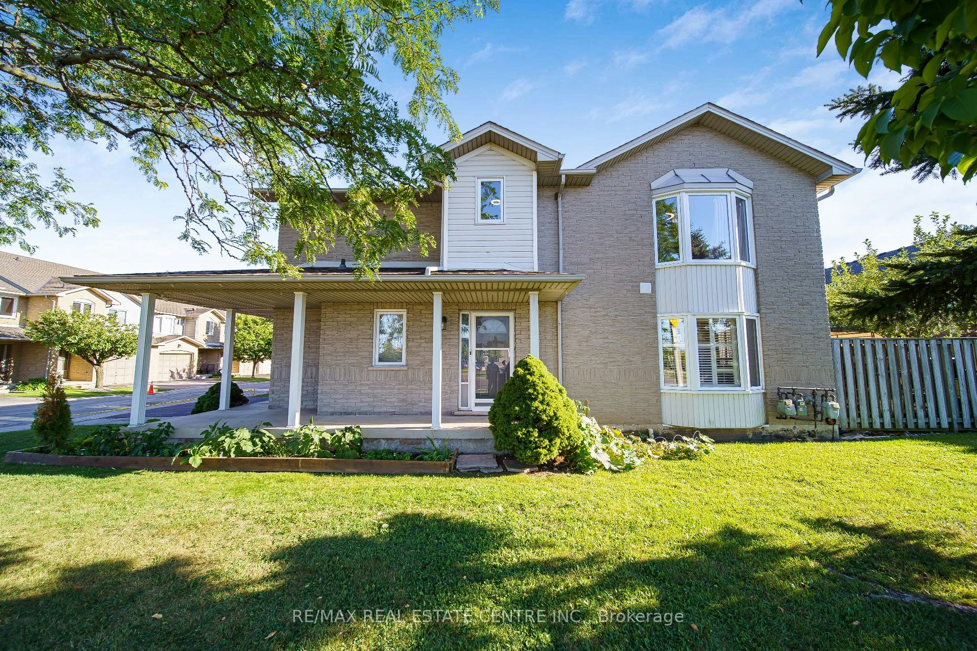 1-800 Paramount Drive, Hamilton, ON, L8J 3V7