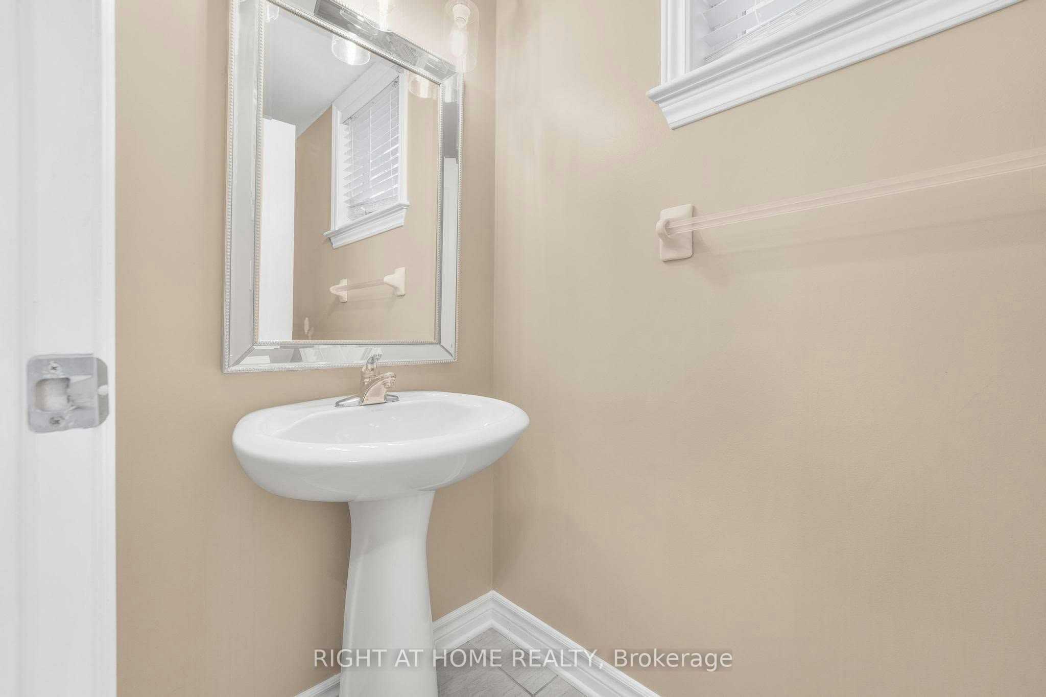 514 Cherokee Way, Ottawa, ON, K2S 0H5 - 5