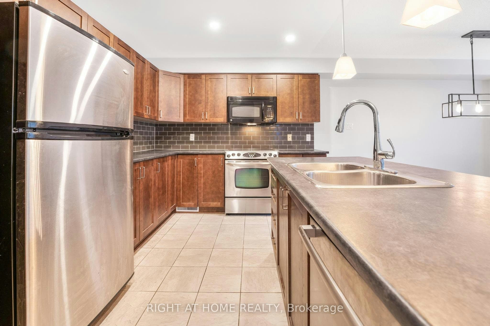 514 Cherokee Way, Ottawa, ON, K2S 0H5 - 8