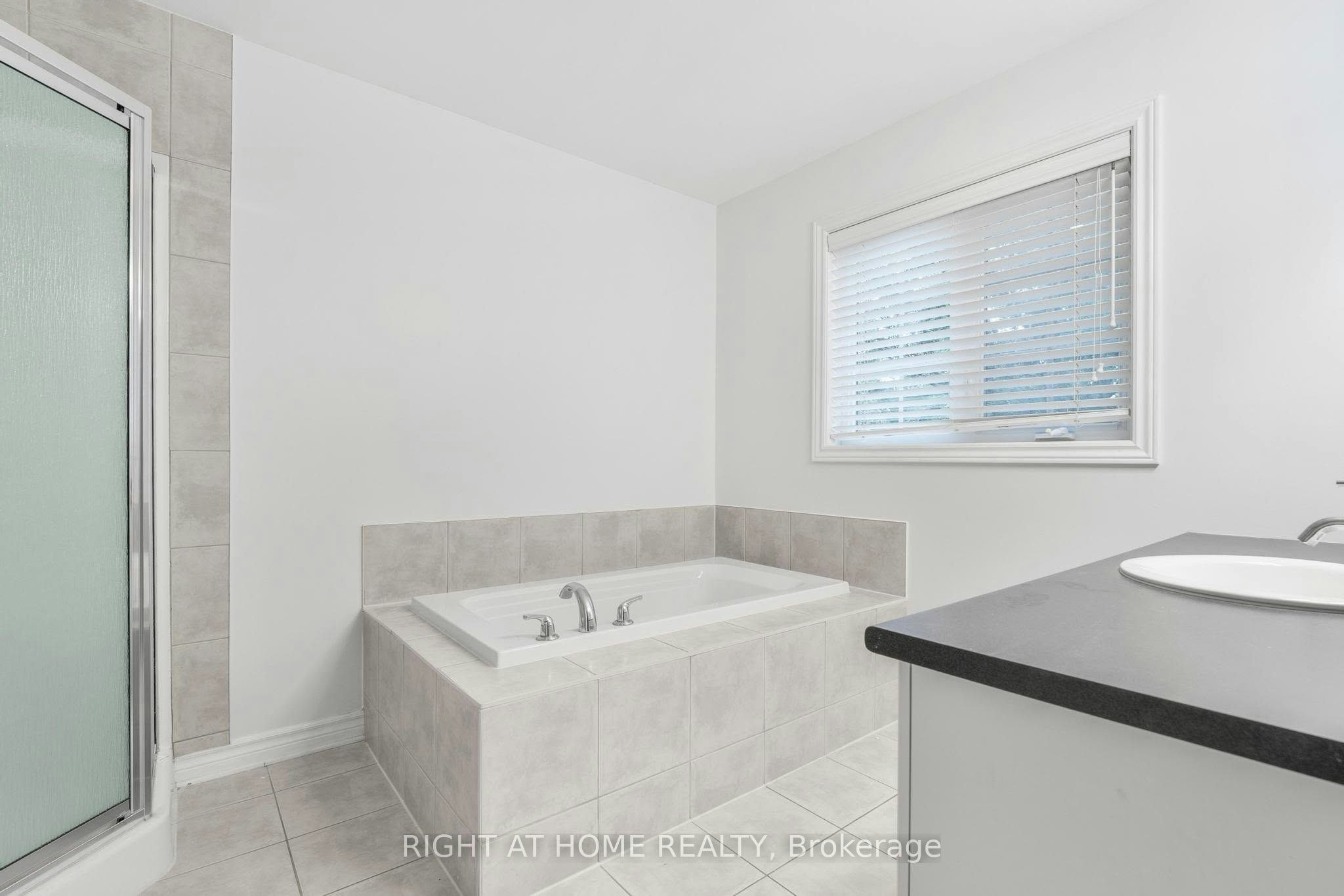 514 Cherokee Way, Ottawa, ON, K2S 0H5 - 12