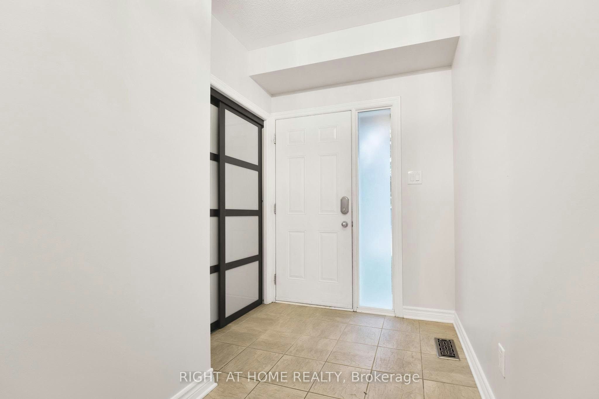 514 Cherokee Way, Ottawa, ON, K2S 0H5 - 4