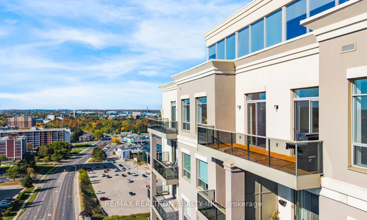 1202-223 Erb Street W