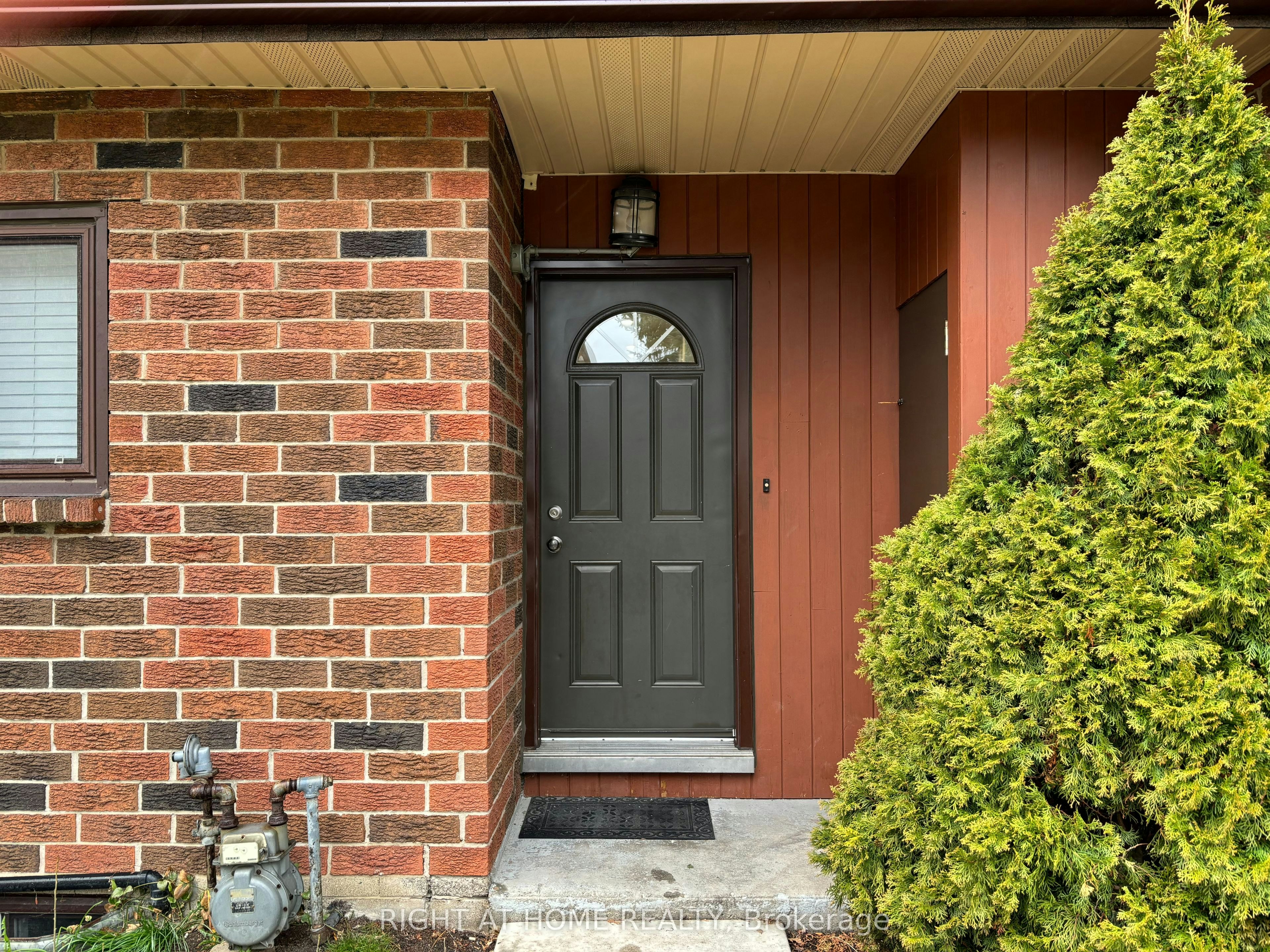 45-25 Garrow Drive, Hamilton, ON, L9C 2X2 - 2