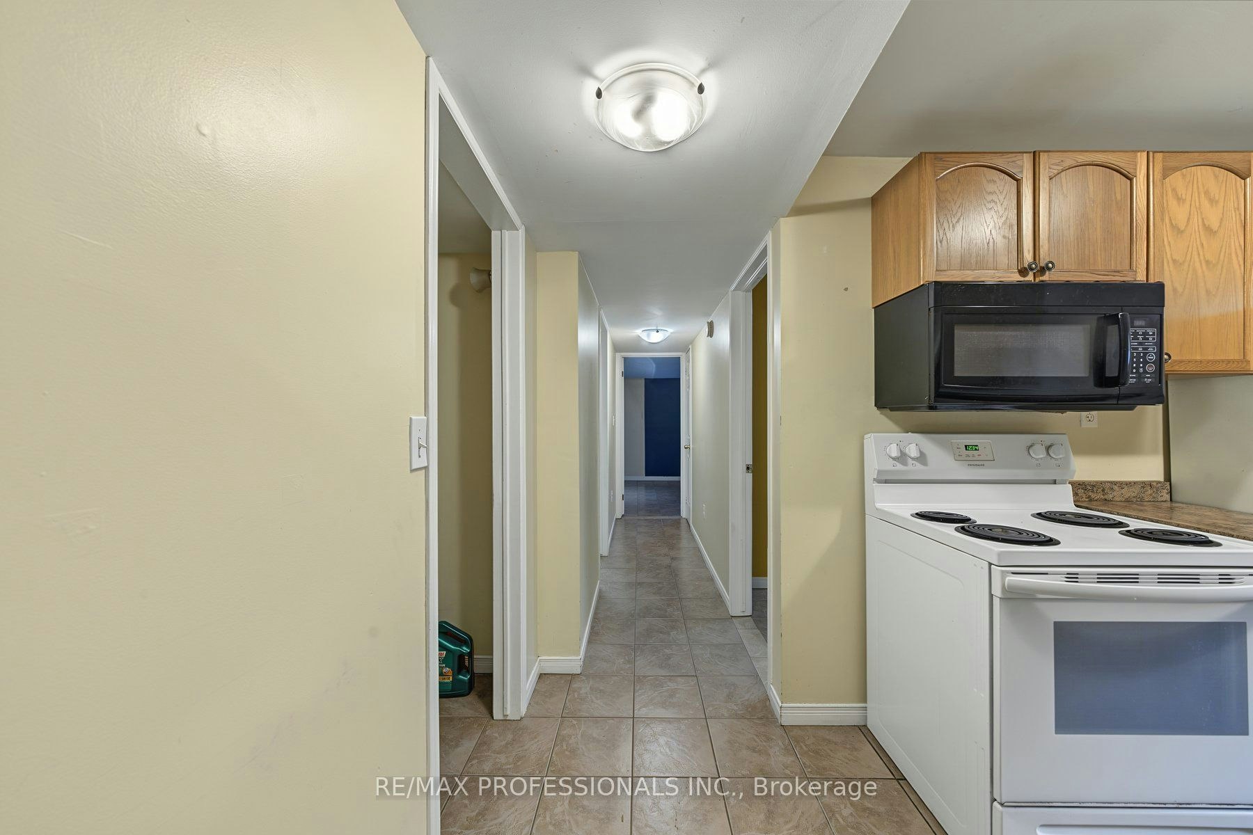 Lower-13 Waite Lane, St. Catharines, ON, L2P 3Y7 - 2