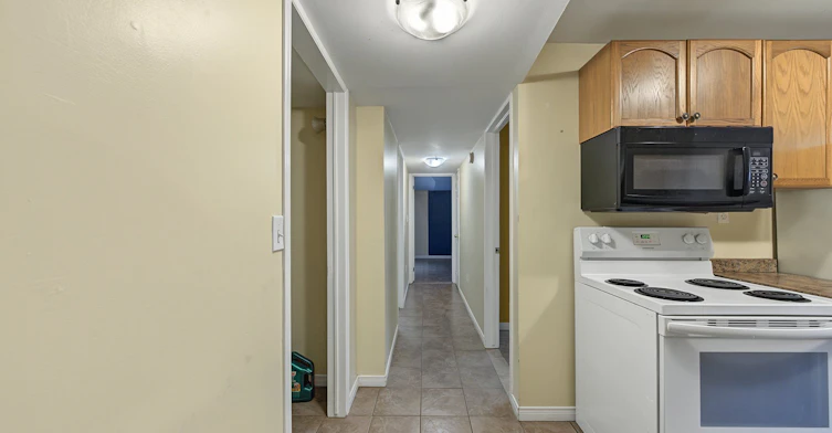 Lower-13 Waite Lane, St. Catharines, ON, L2P 3Y7 - 2