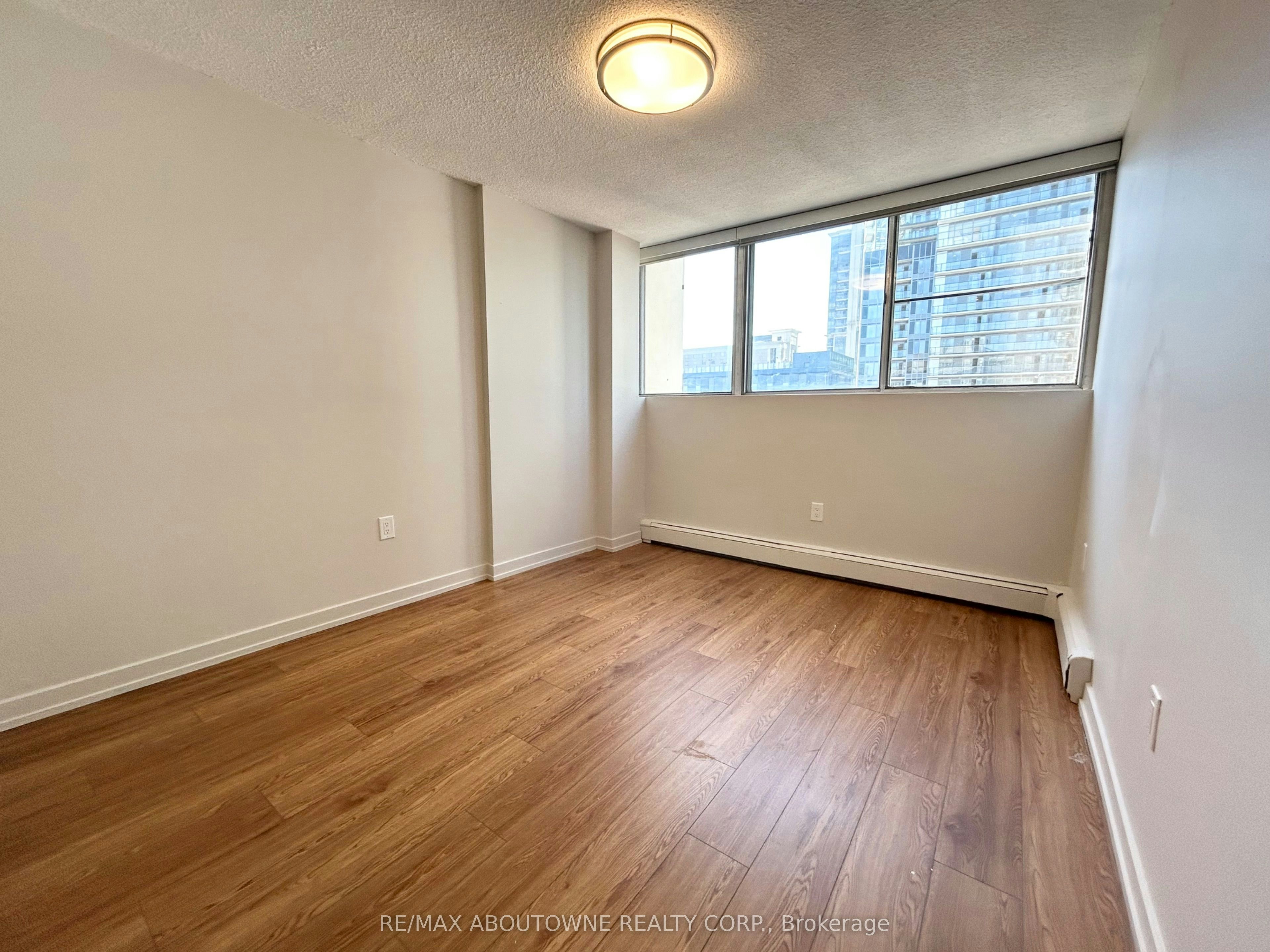 902-111 Market Street, Hamilton, ON, L8R 3K2 - 11
