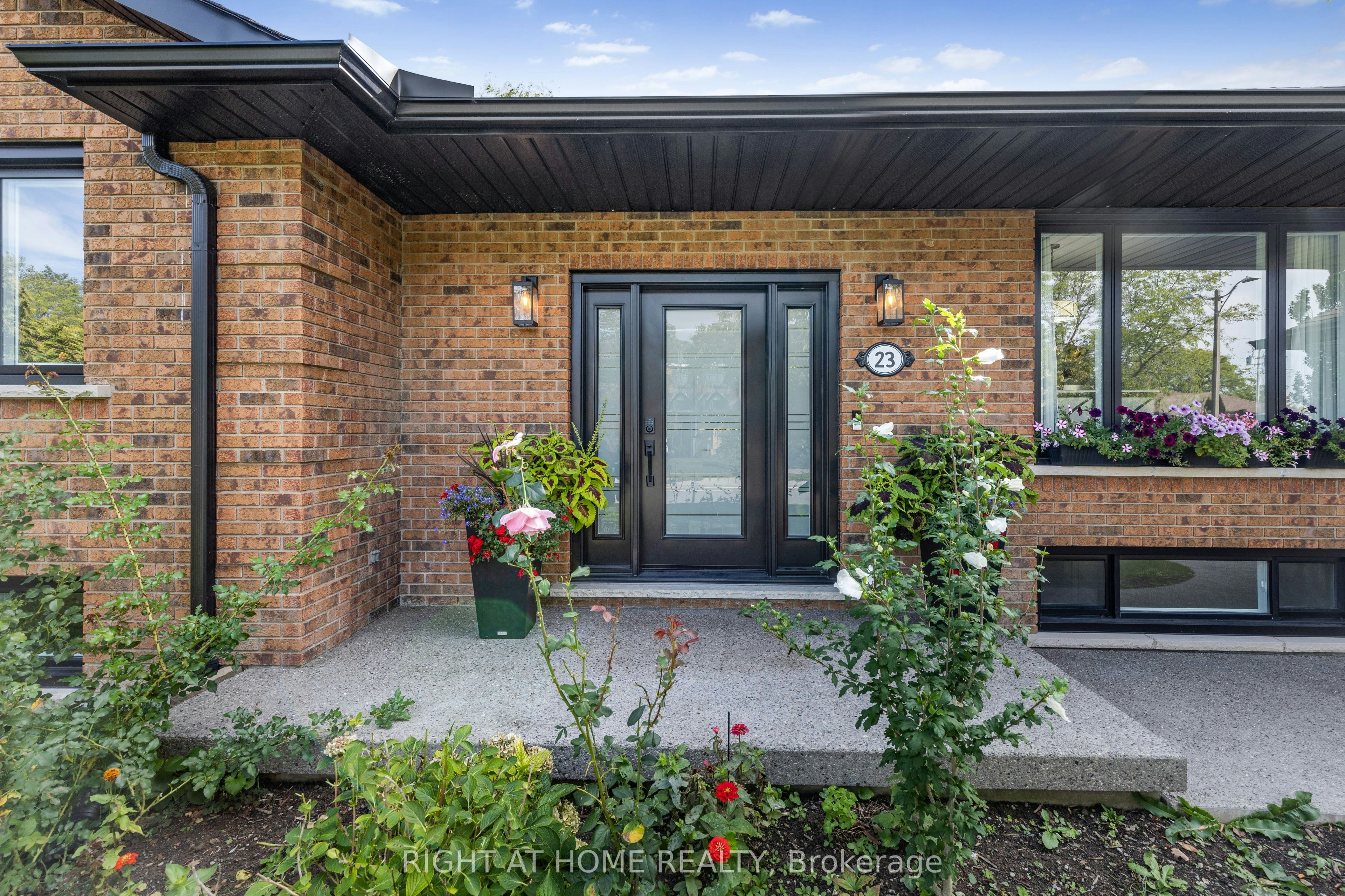 23 Riverview Boulevard, St. Catharines, ON, L2T 3L5 - 2