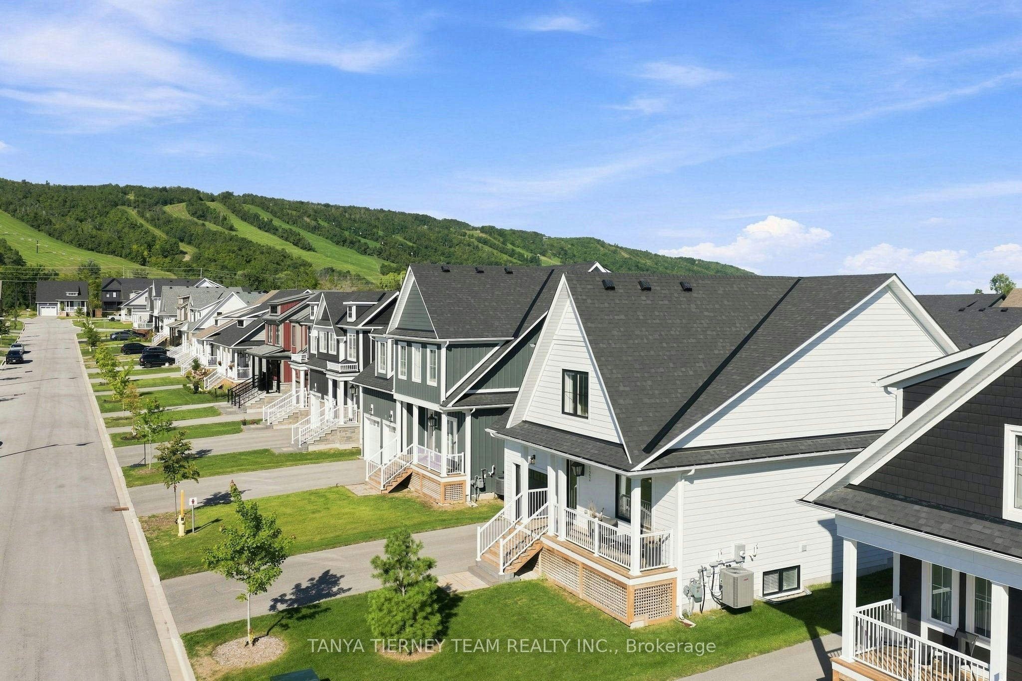 122 Courtland Street, Blue Mountains, ON, L9Y 5L8
