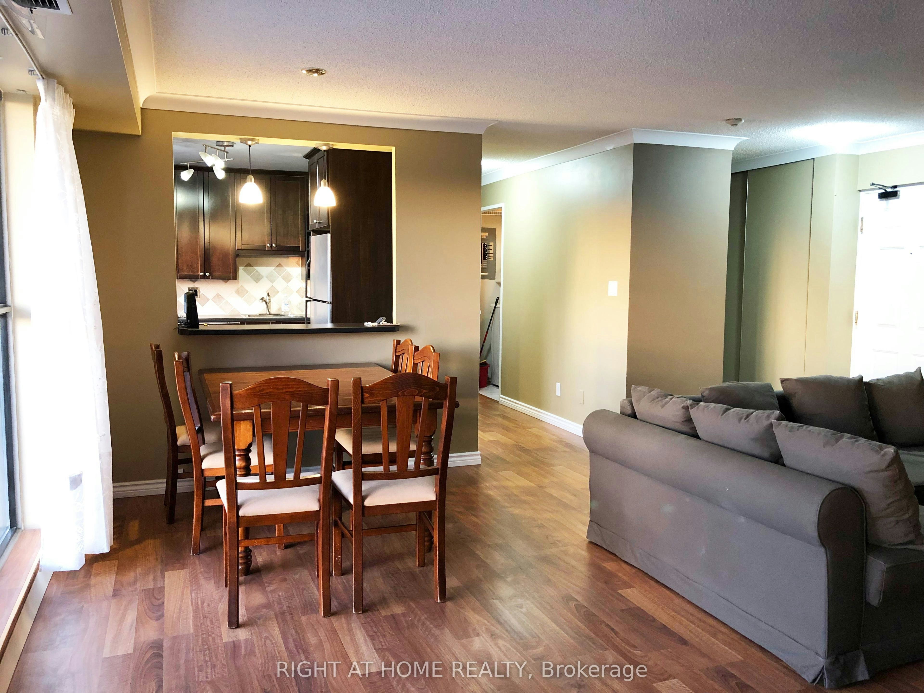 505-300 Keats Way, Waterloo, ON, N2L 6E6 - 2