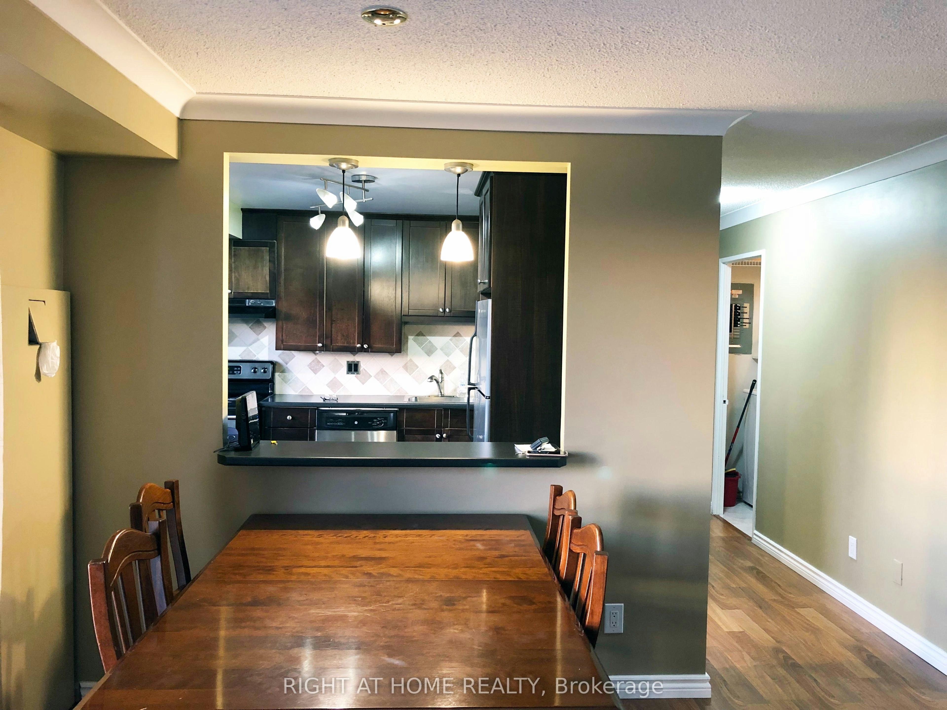 505-300 Keats Way, Waterloo, ON, N2L 6E6 - 3