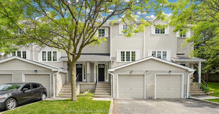 2-700 Champlain Boulevard, Cambridge, ON, N1R 8K1