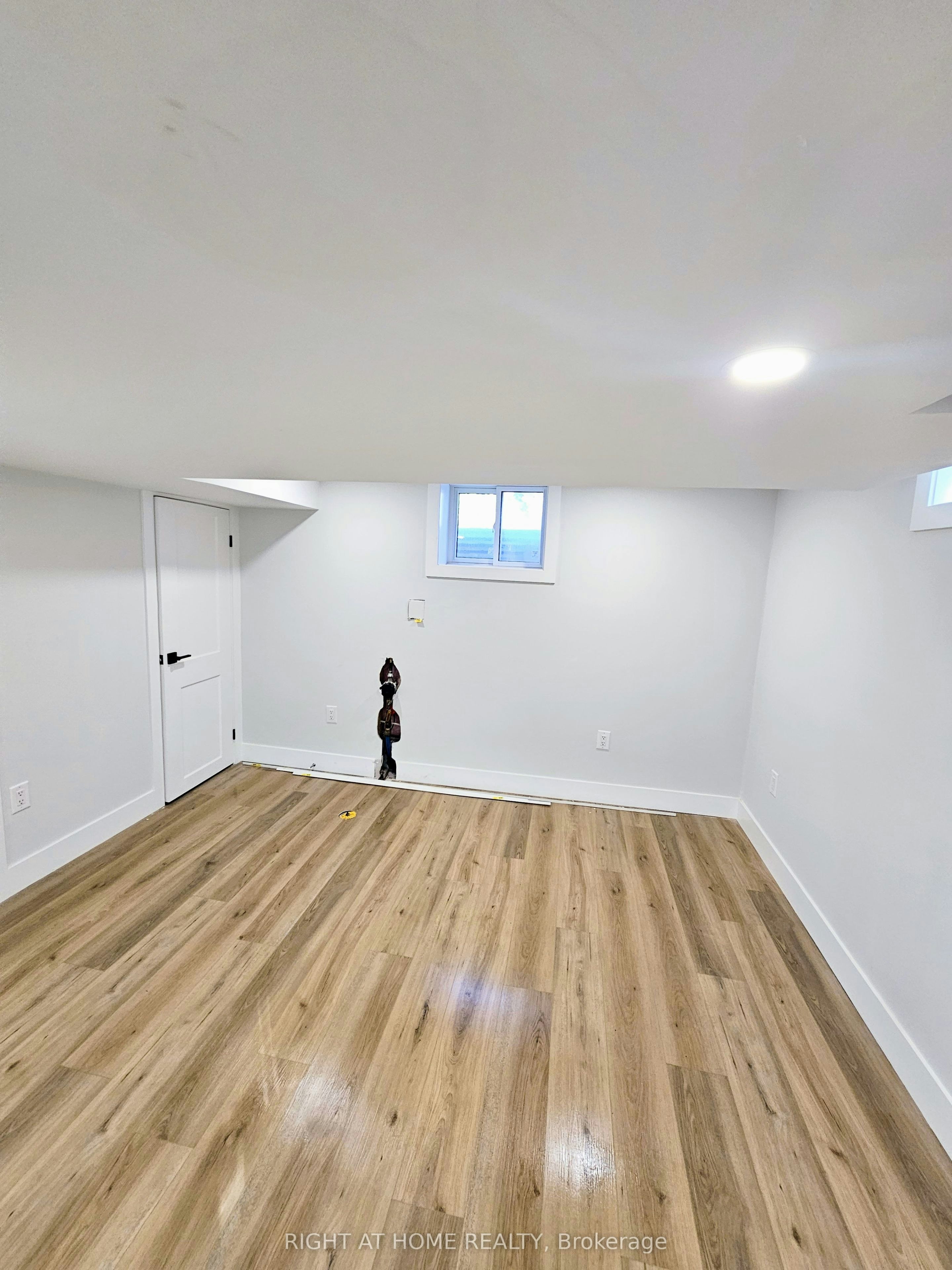 47 Eastvale Place, Hamilton, ON, L8H 1N9 - 9