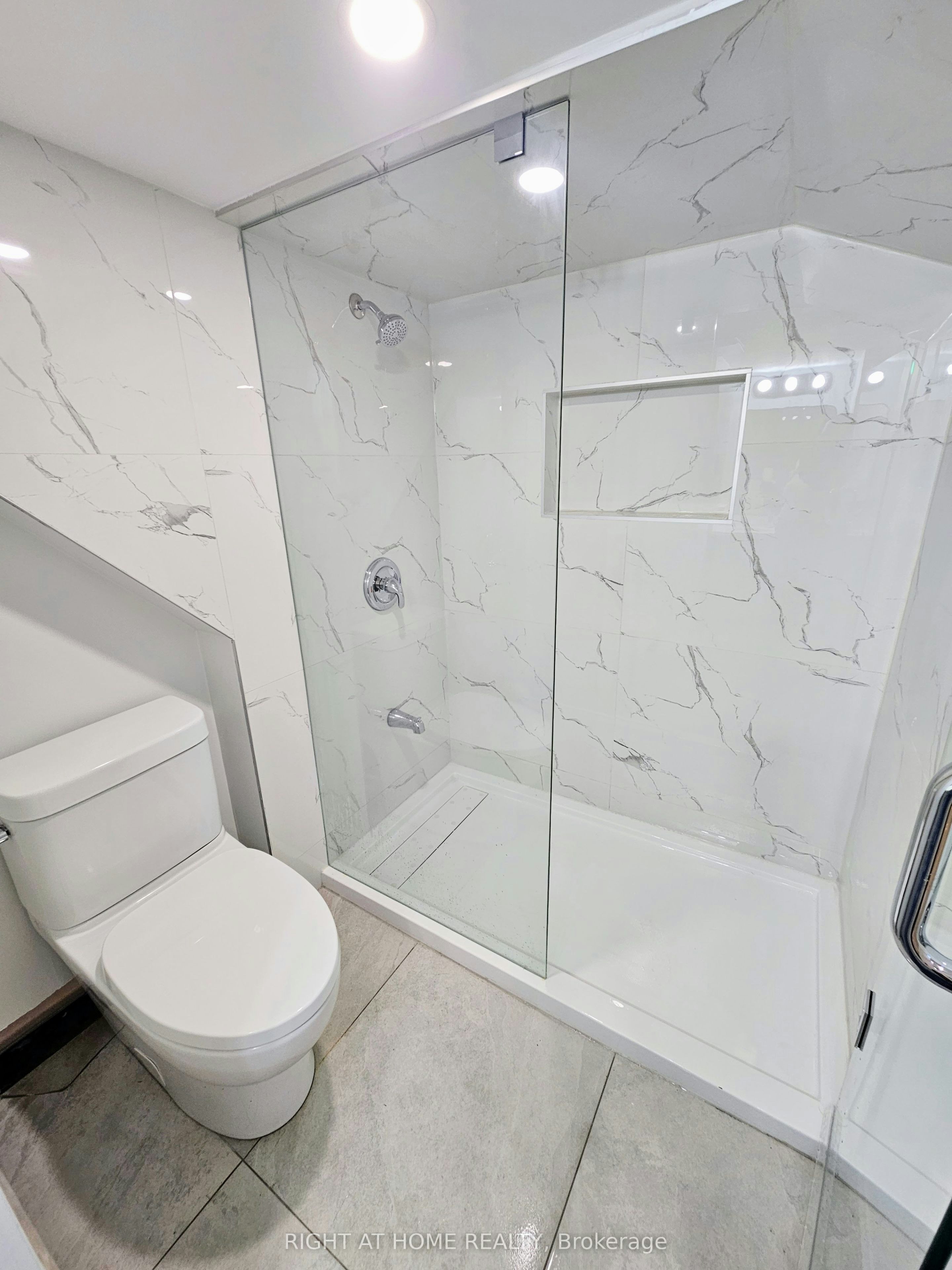 47 Eastvale Place, Hamilton, ON, L8H 1N9 - 11