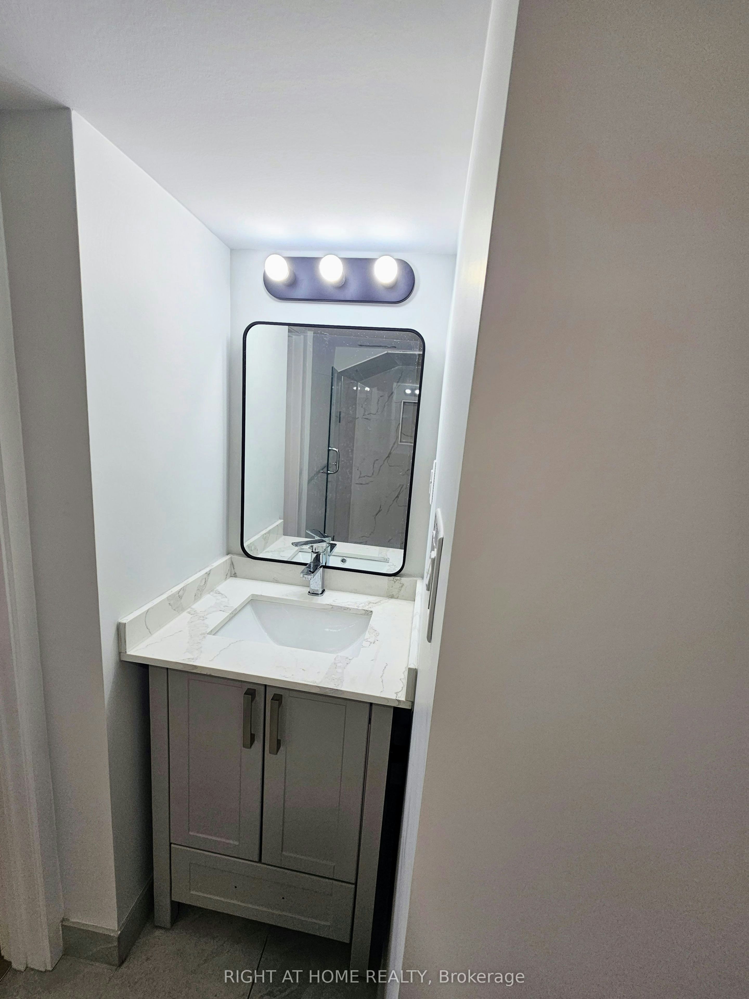 47 Eastvale Place, Hamilton, ON, L8H 1N9 - 12