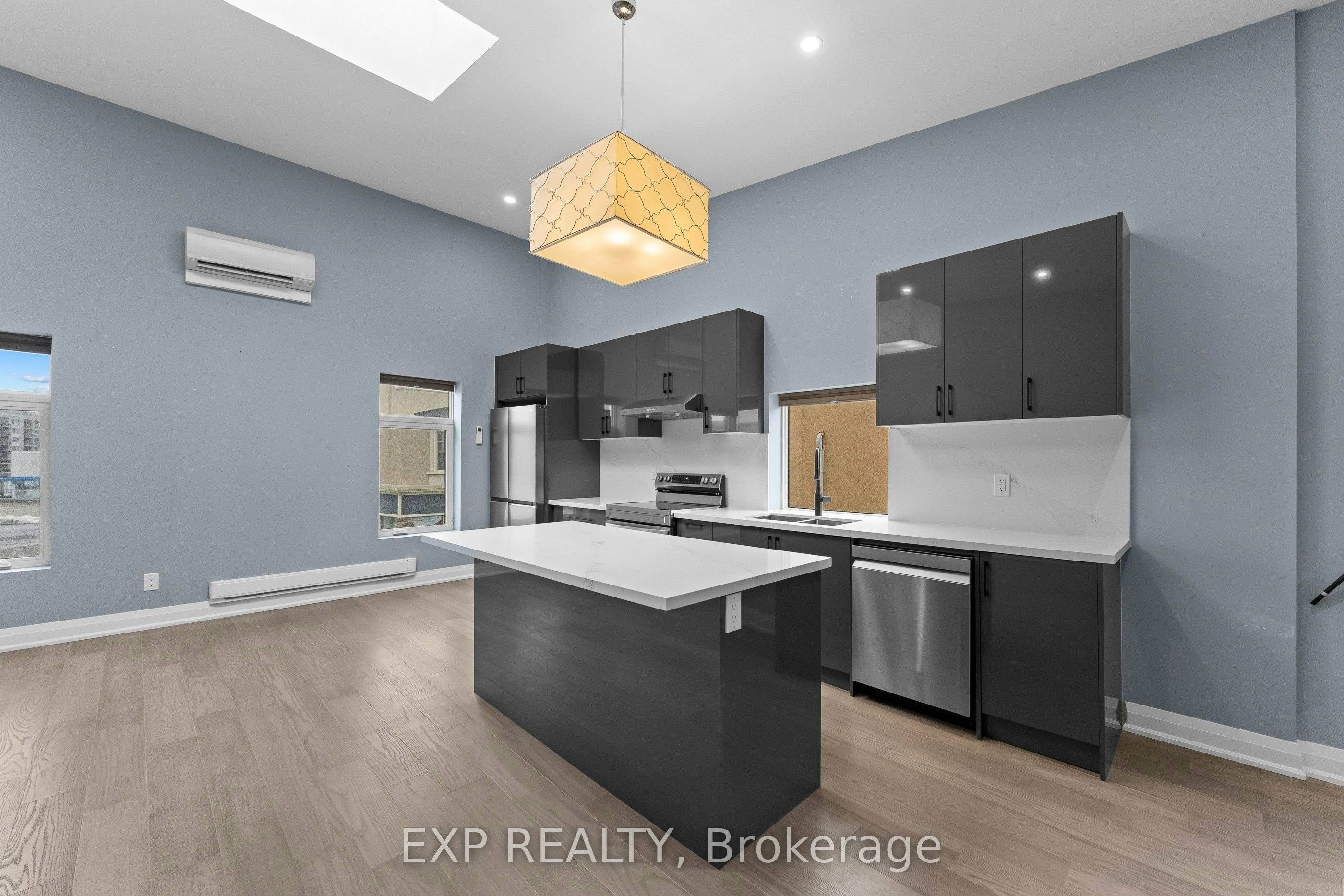 1-5850 Ferry Street, Niagara Falls, ON, L2G 1S9 - 2