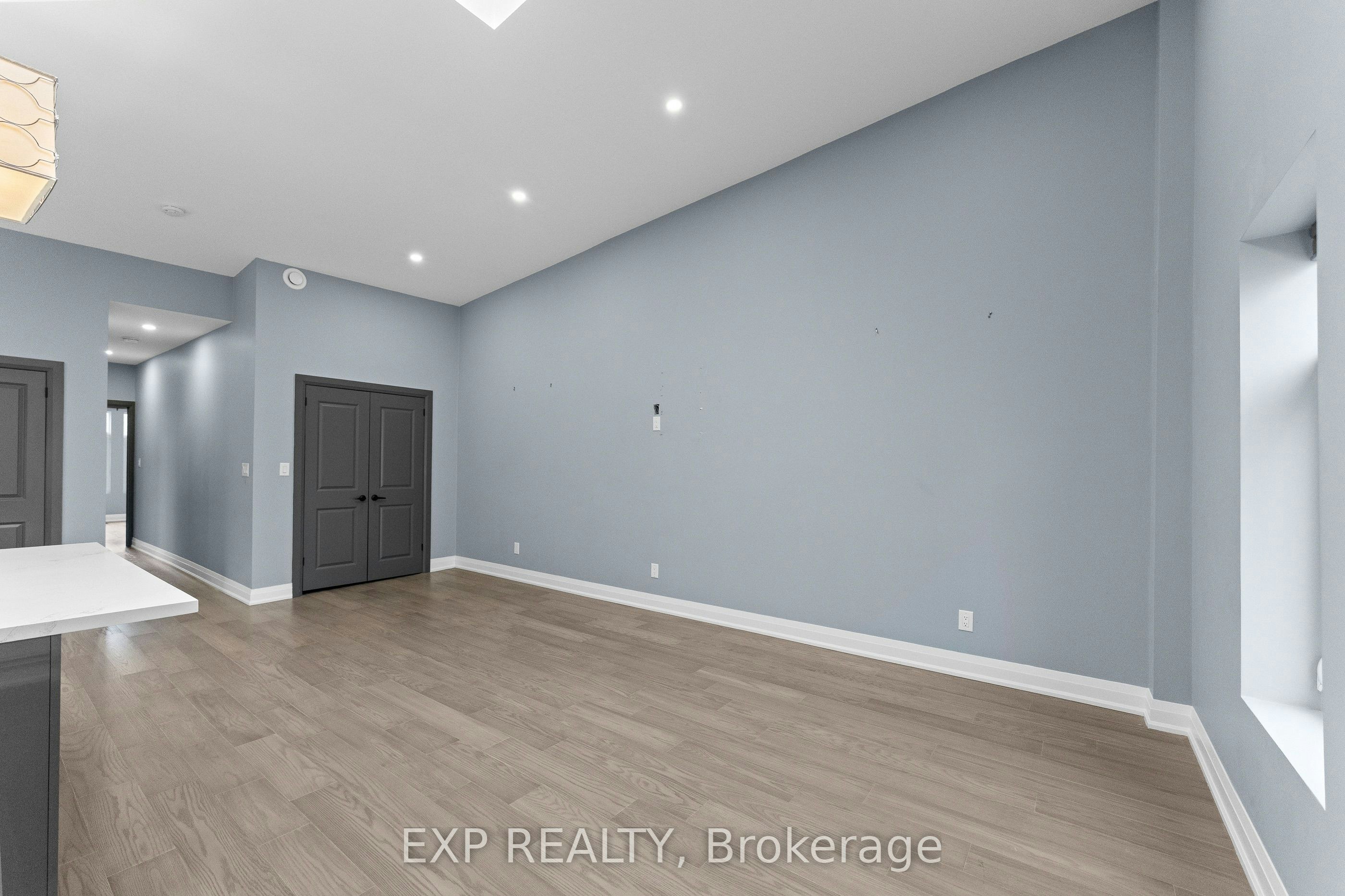 1-5850 Ferry Street, Niagara Falls, ON, L2G 1S9 - 7