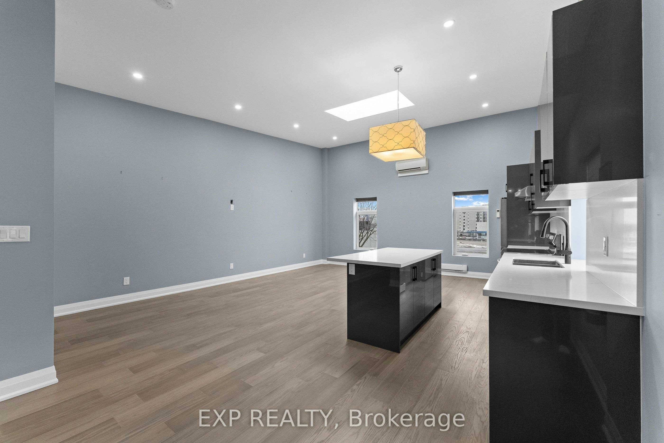 1-5850 Ferry Street, Niagara Falls, ON, L2G 1S9 - 5