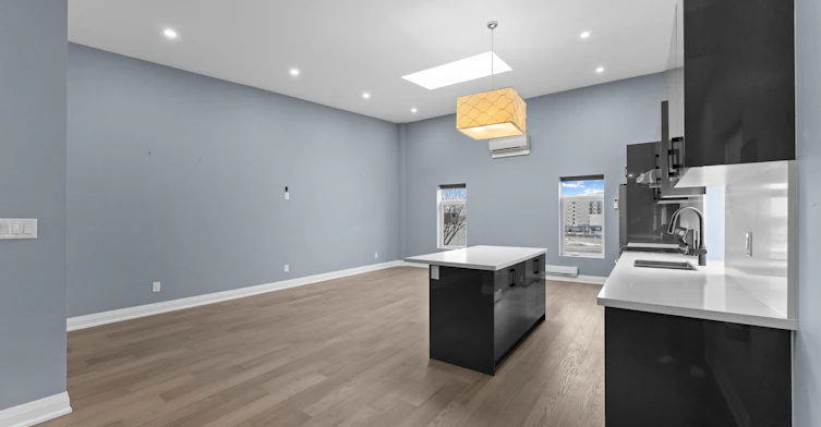 1-5850 Ferry Street, Niagara Falls, ON, L2G 1S9 - 5
