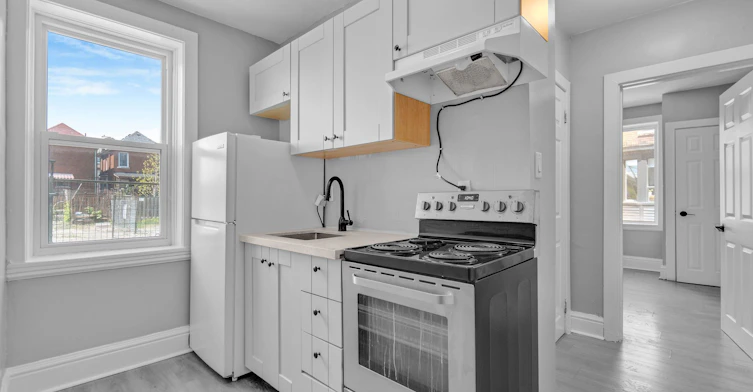8-5 Fairholt Road N, Hamilton, ON, L8M 2S9 - 10