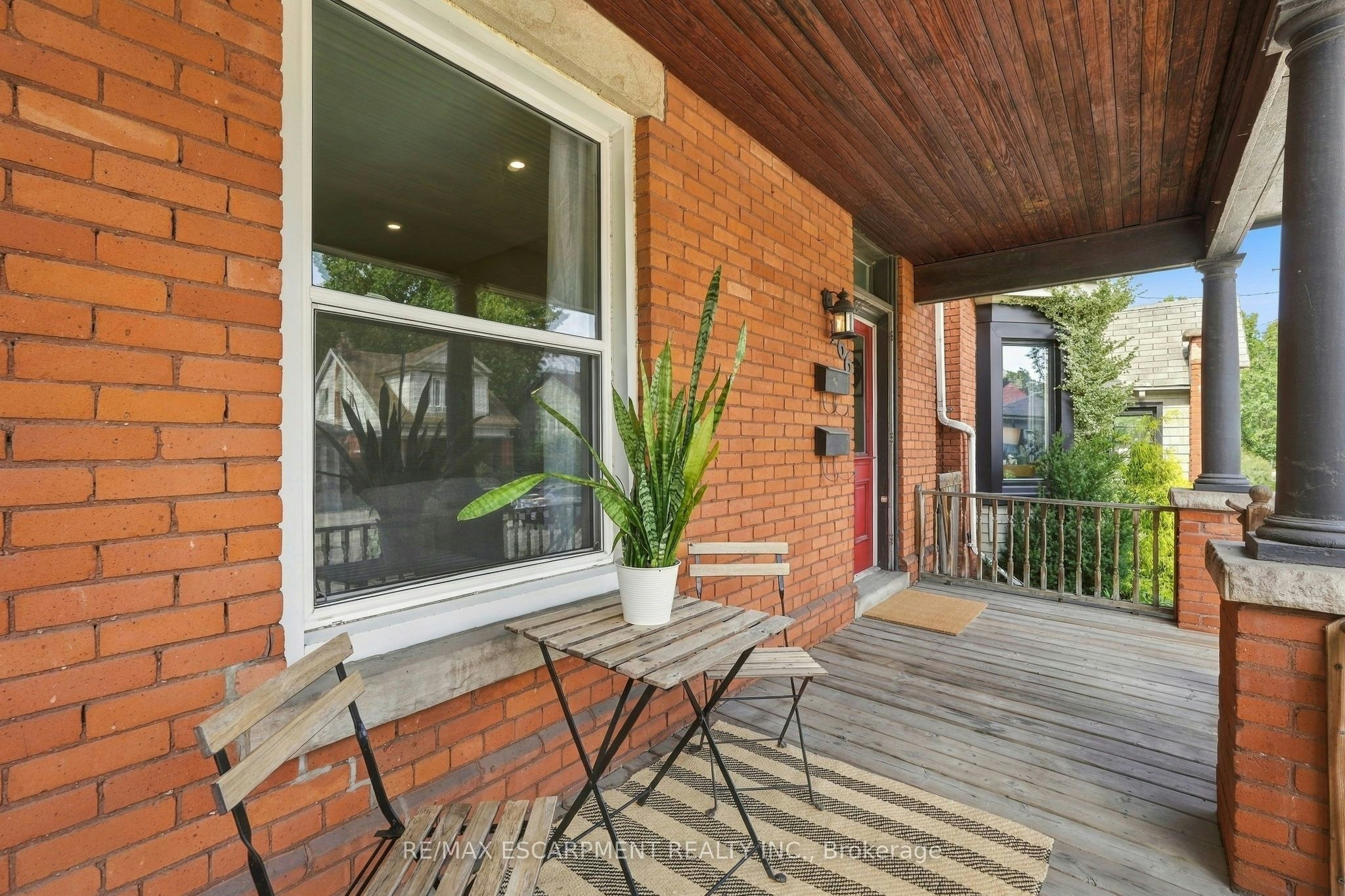 166 Emerald Street S - 3