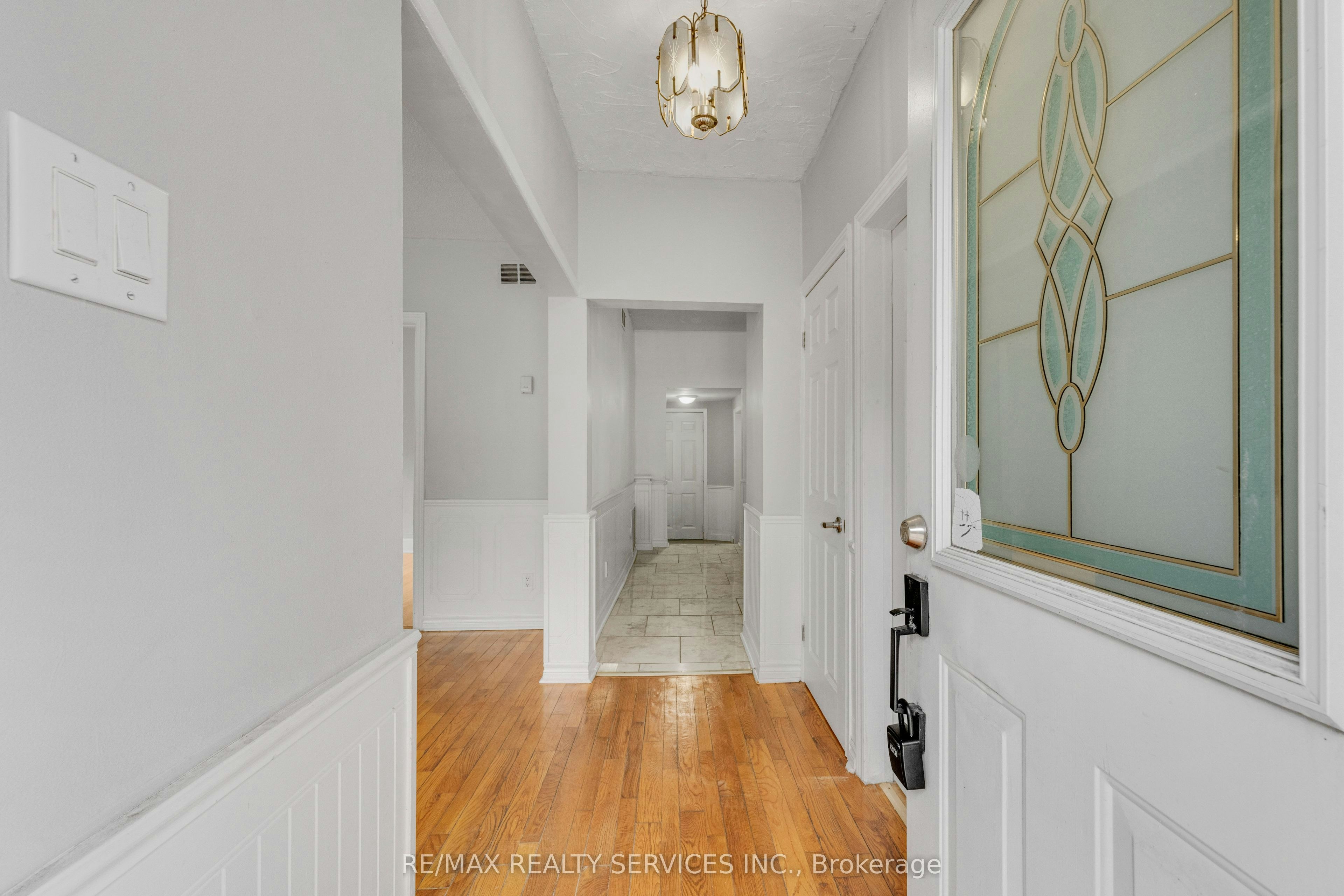 104 Hess Street S, Hamilton, ON, L8P 3N5 - 3