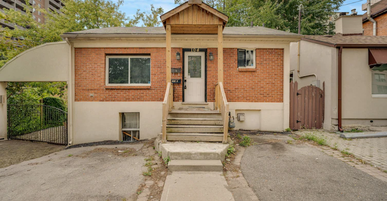 104 Hess Street S, Hamilton, ON, L8P 3N5