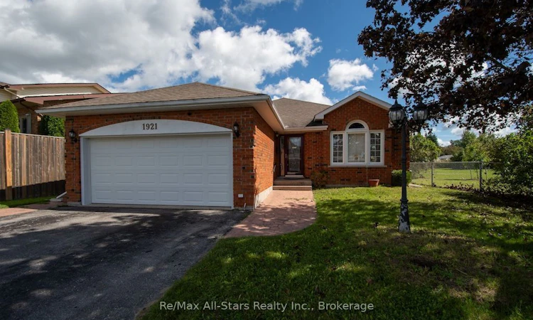 1921 Mapleridge Drive