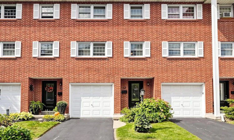 12-91 Livingston Avenue