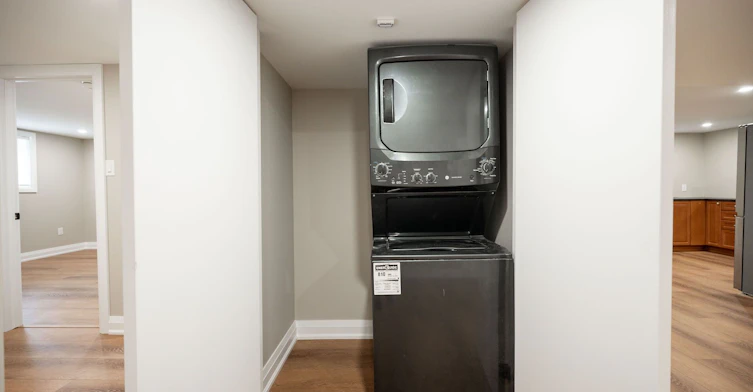 16 Eleanor (Lower Level) Court, Guelph, ON, N1E 1S8 - 14