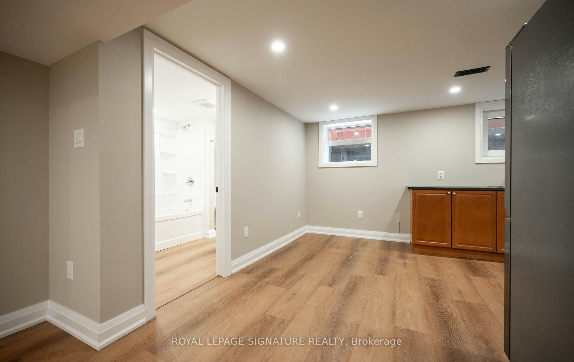 16 Eleanor (Lower Level) Court, Guelph, ON, N1E 1S8 - 7