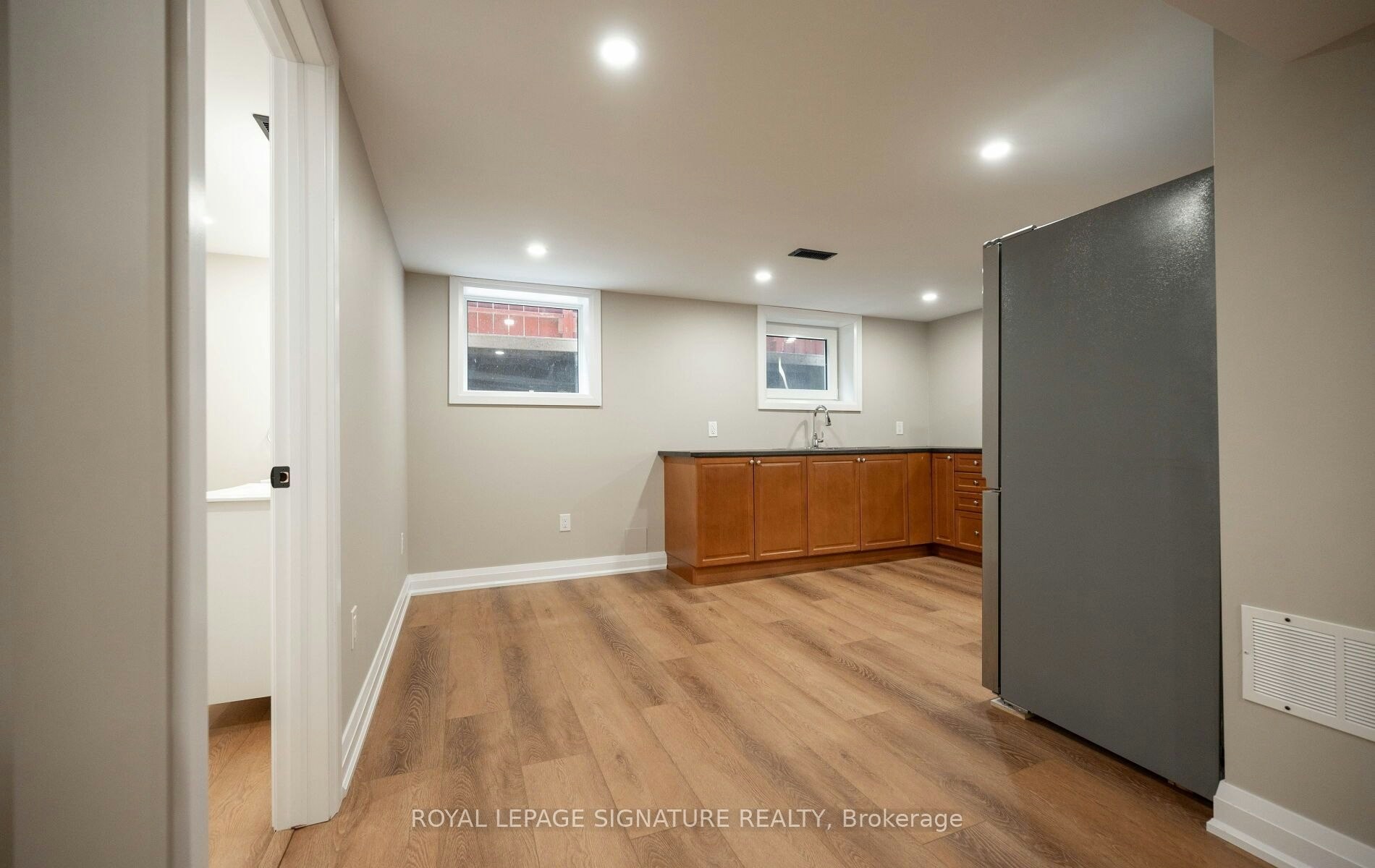 16 Eleanor (Lower Level) Court, Guelph, ON, N1E 1S8 - 9