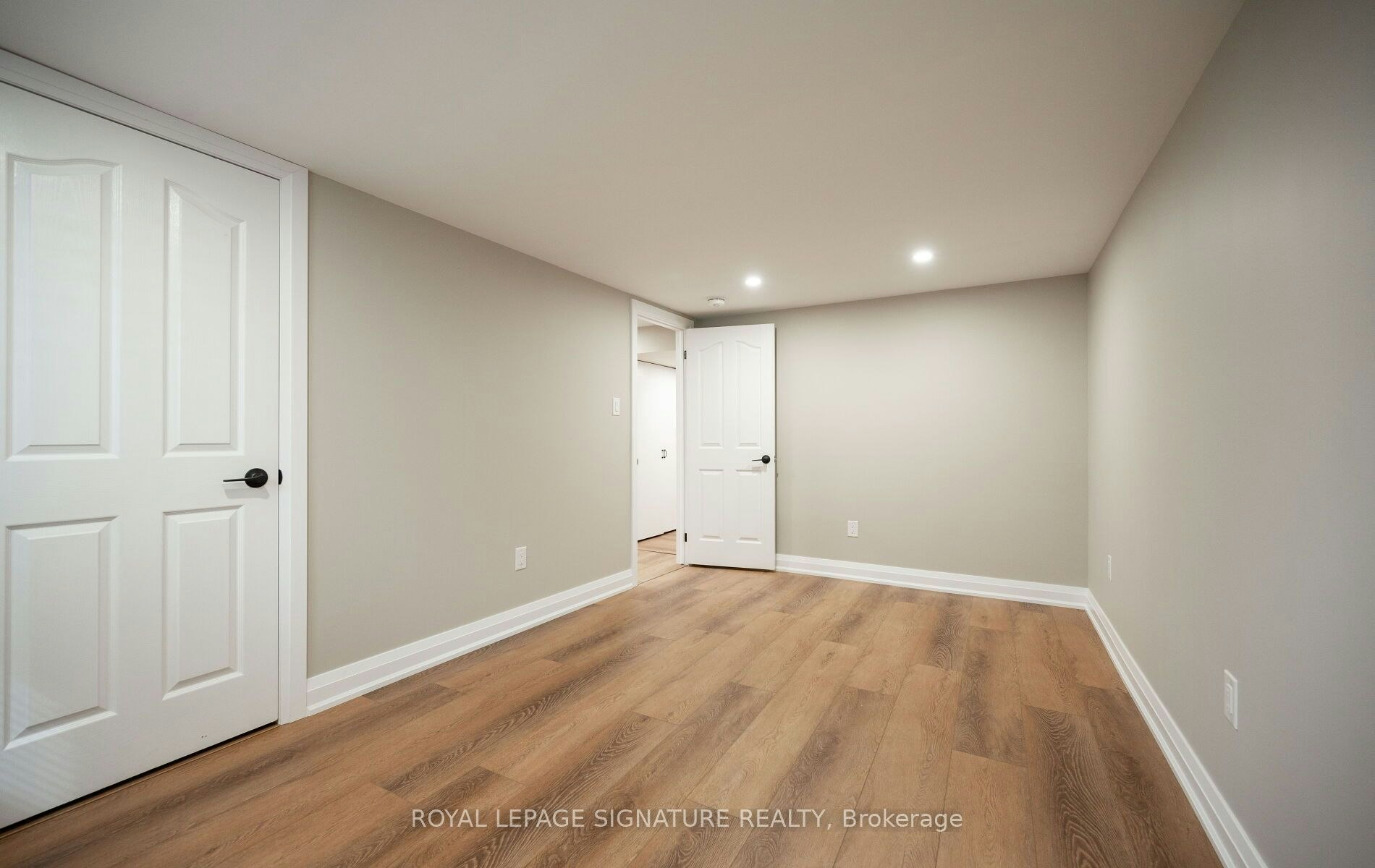 16 Eleanor (Lower Level) Court, Guelph, ON, N1E 1S8 - 18