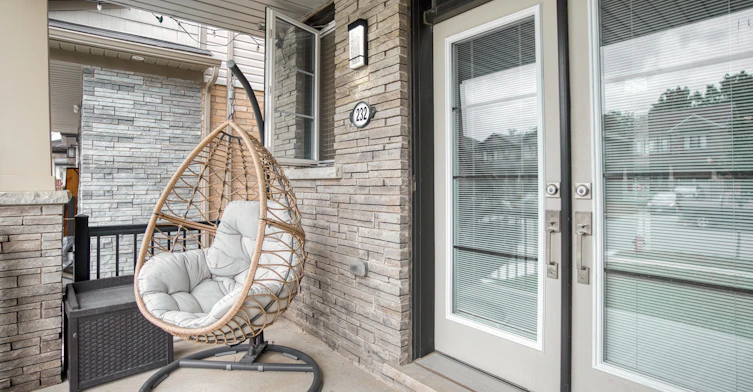 232 Bedrock Drive S, Hamilton, ON, L8J 0M2 - 3