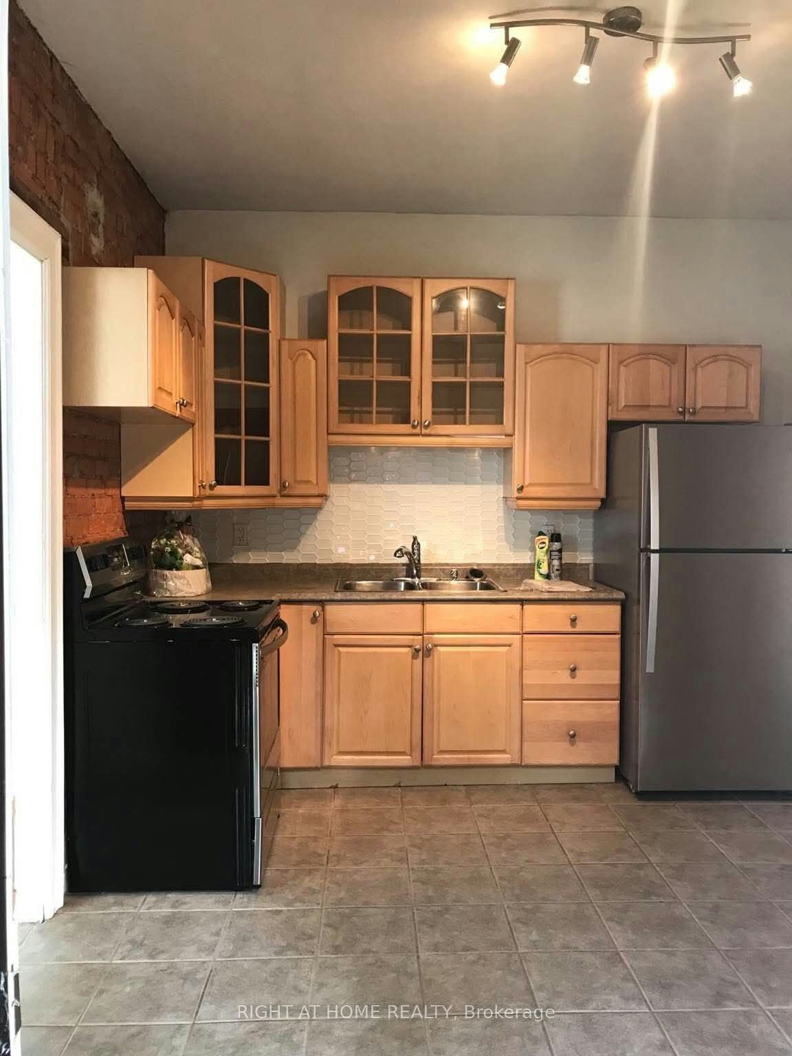 57 Locke Street S, Hamilton, ON, L8P 4A2 - 3