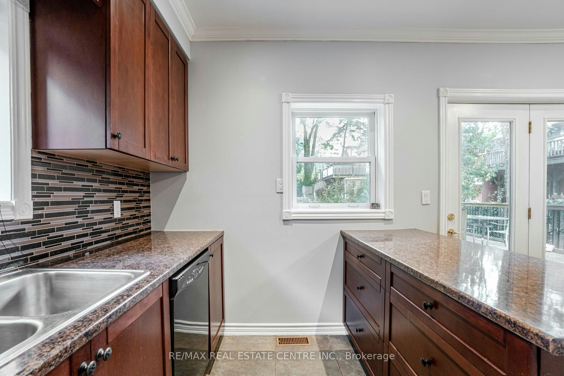 Lower-267 Aberdeen Avenue, Hamilton, ON, L8P 2R2 - 19
