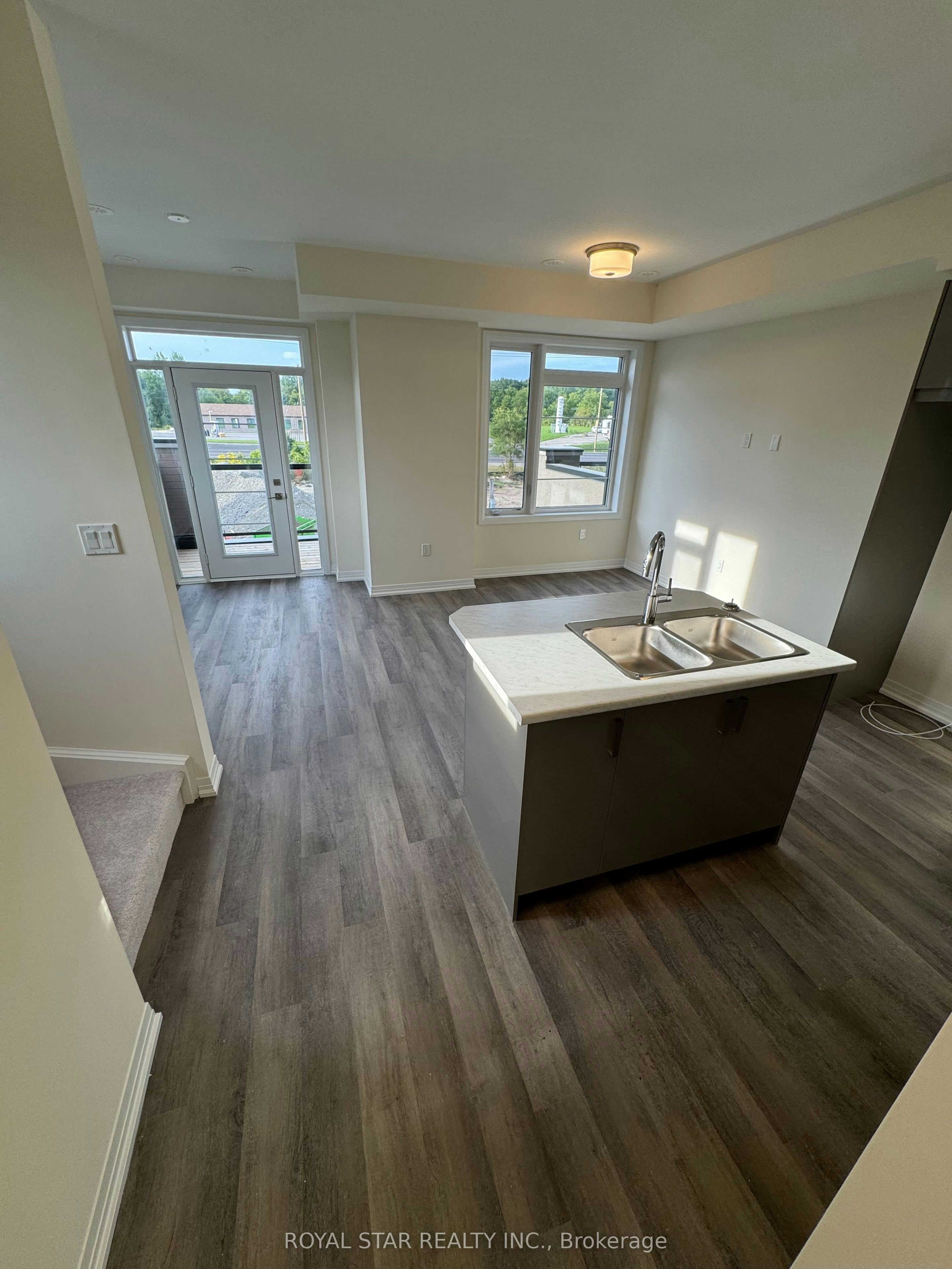 660 Colborne Street, Brantford, ON, N3T 0Y7 - 5