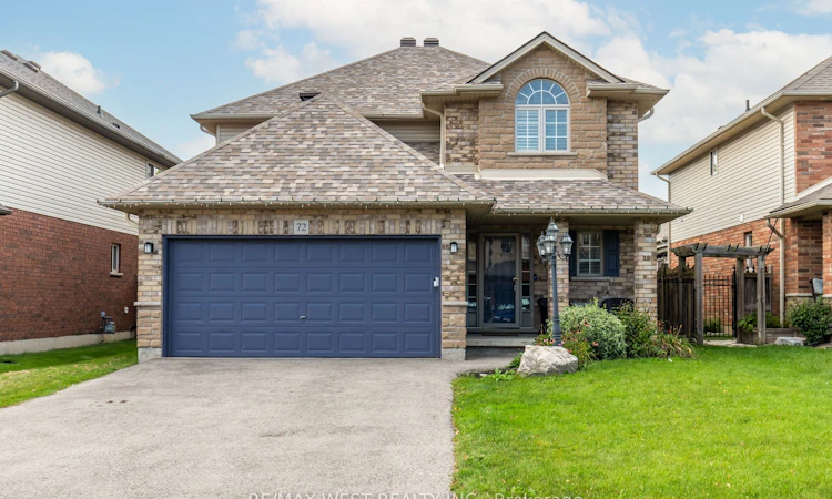 72 Etherington Crescent