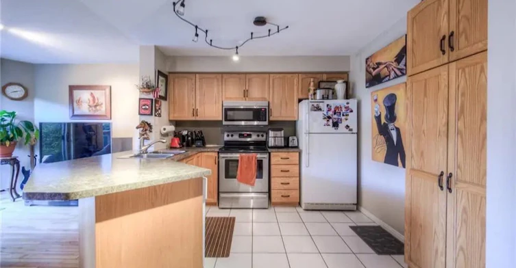 99 Foxborough Drive, Hamilton, ON, L9G 4Z1 - 7