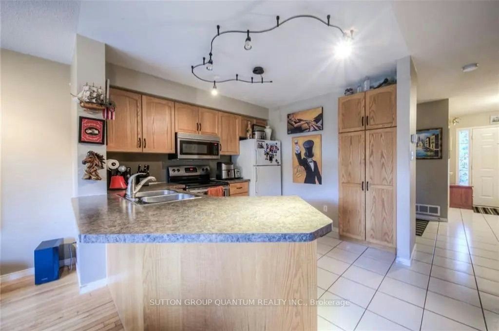 99 Foxborough Drive, Hamilton, ON, L9G 4Z1 - 8