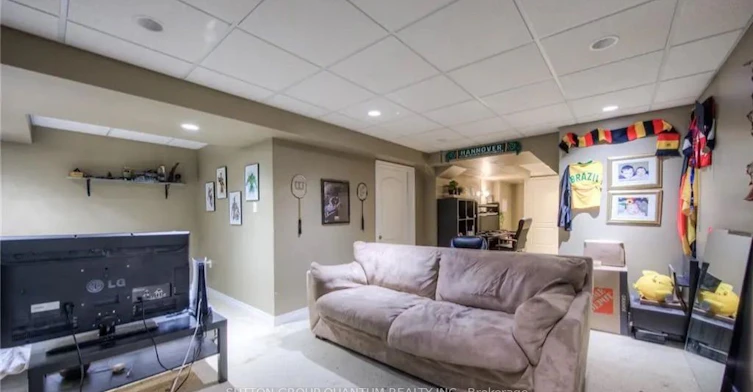 99 Foxborough Drive, Hamilton, ON, L9G 4Z1 - 24