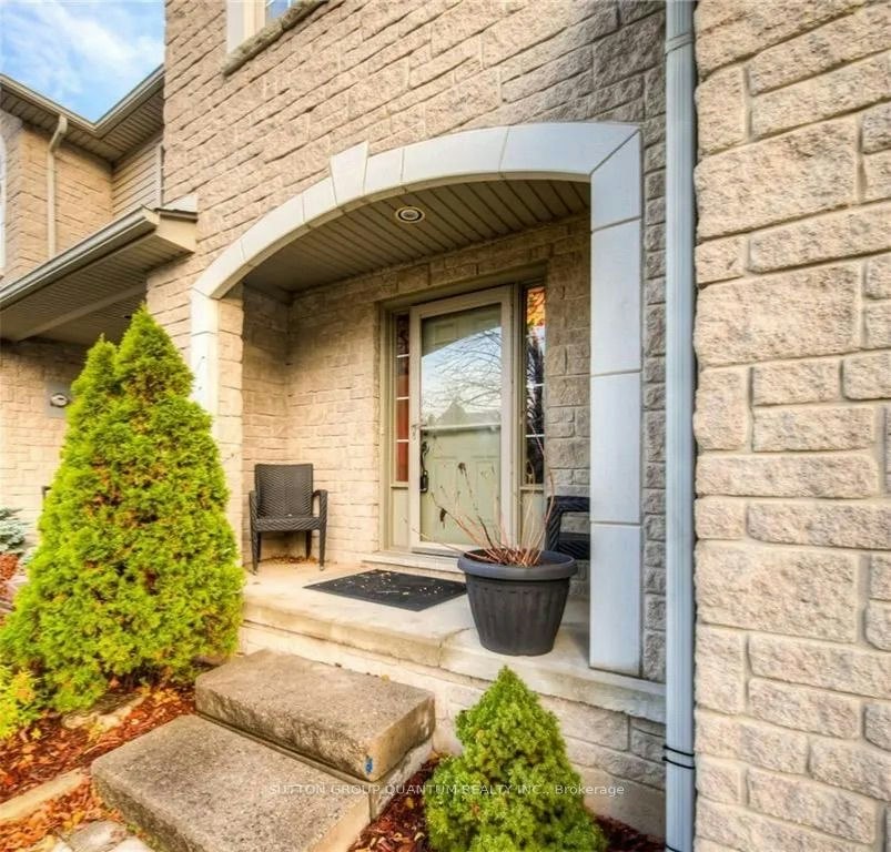 99 Foxborough Drive, Hamilton, ON, L9G 4Z1 - 2