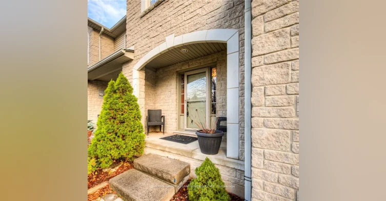 99 Foxborough Drive, Hamilton, ON, L9G 4Z1 - 2