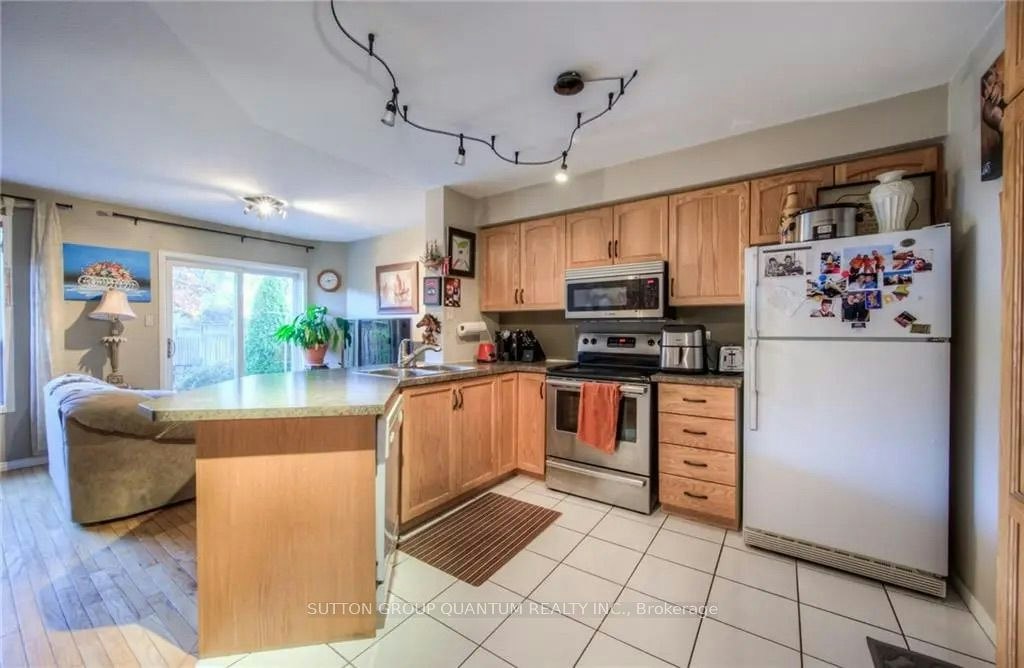 99 Foxborough Drive, Hamilton, ON, L9G 4Z1 - 10