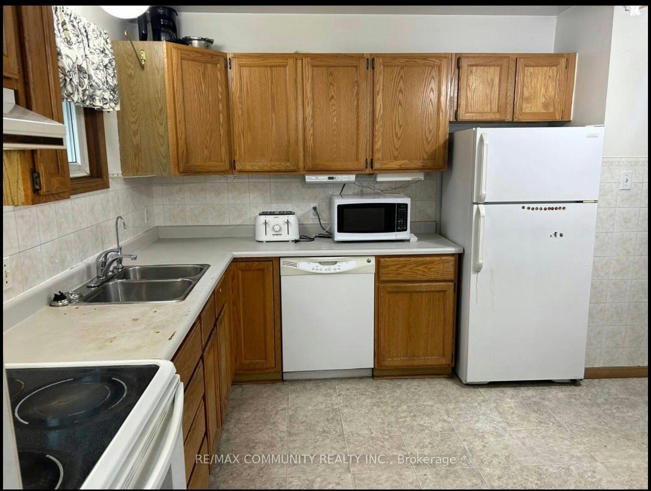 Main-174 Colborne Street, Kawartha Lakes, ON, K9V 6A1 - 2