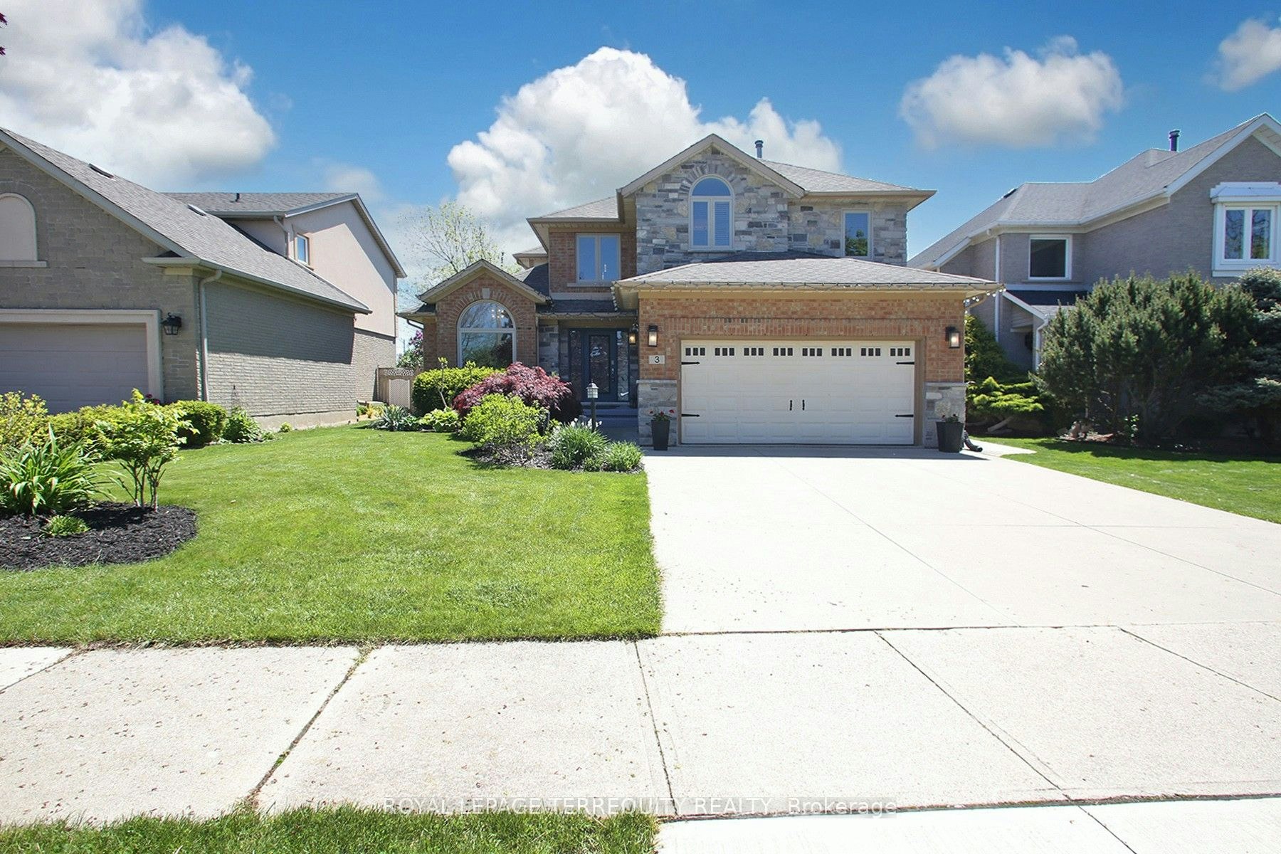 3 Riviera Ridge, Hamilton, ON, L8E 5E5