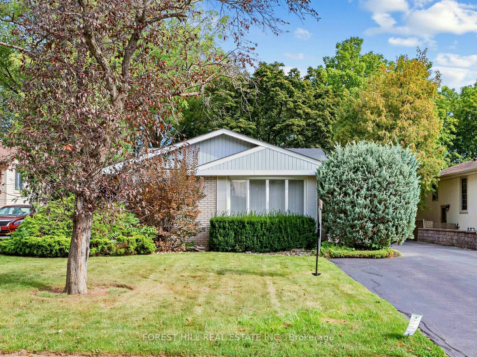 56 Little John Road, Hamilton, ON, L9H 4G7