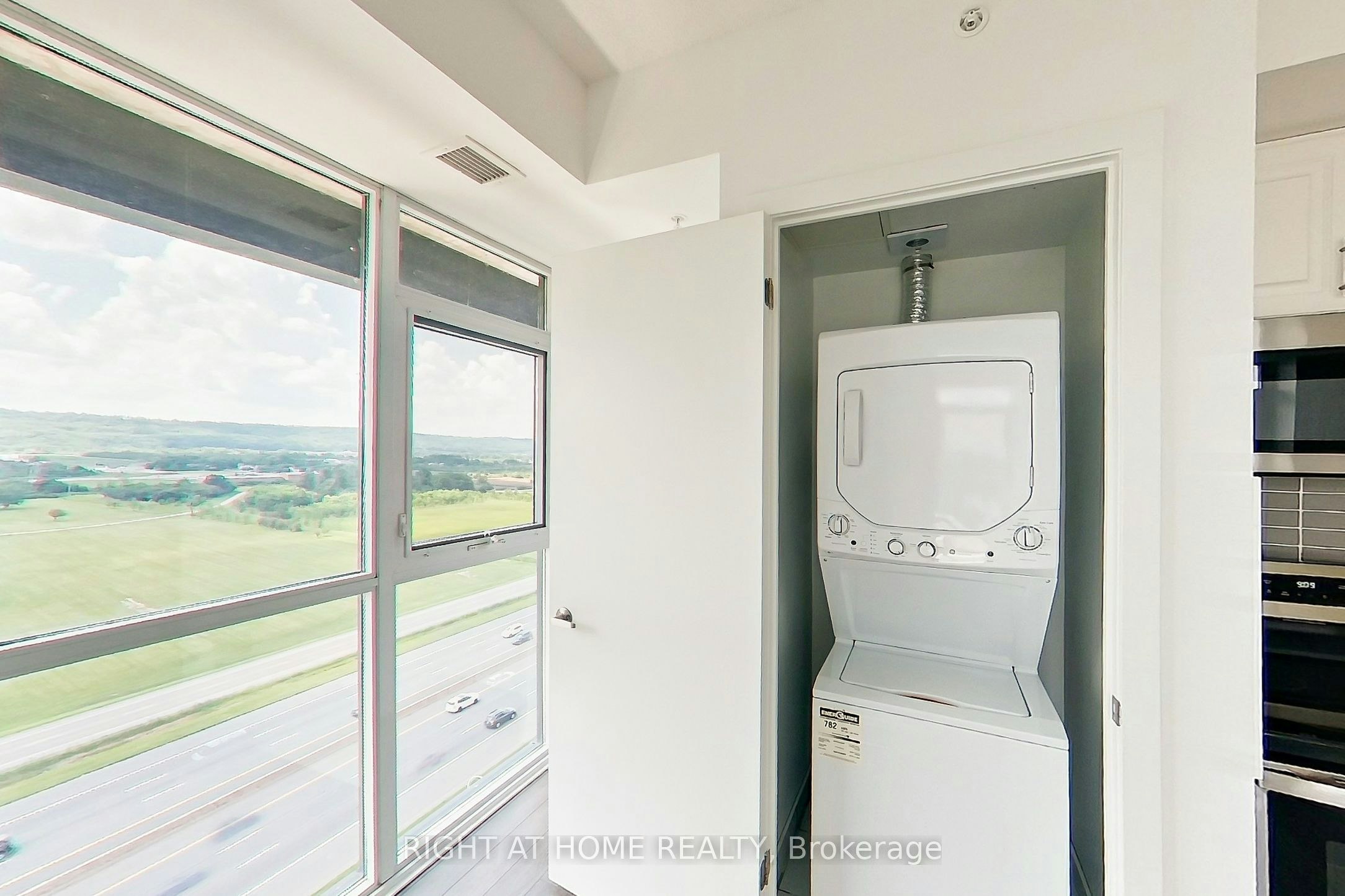 1208-550 North Service Road, Grimsby, ON, L3M 0H9 - 15